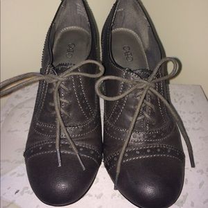 Gray Laced Oxford Pumps Heels